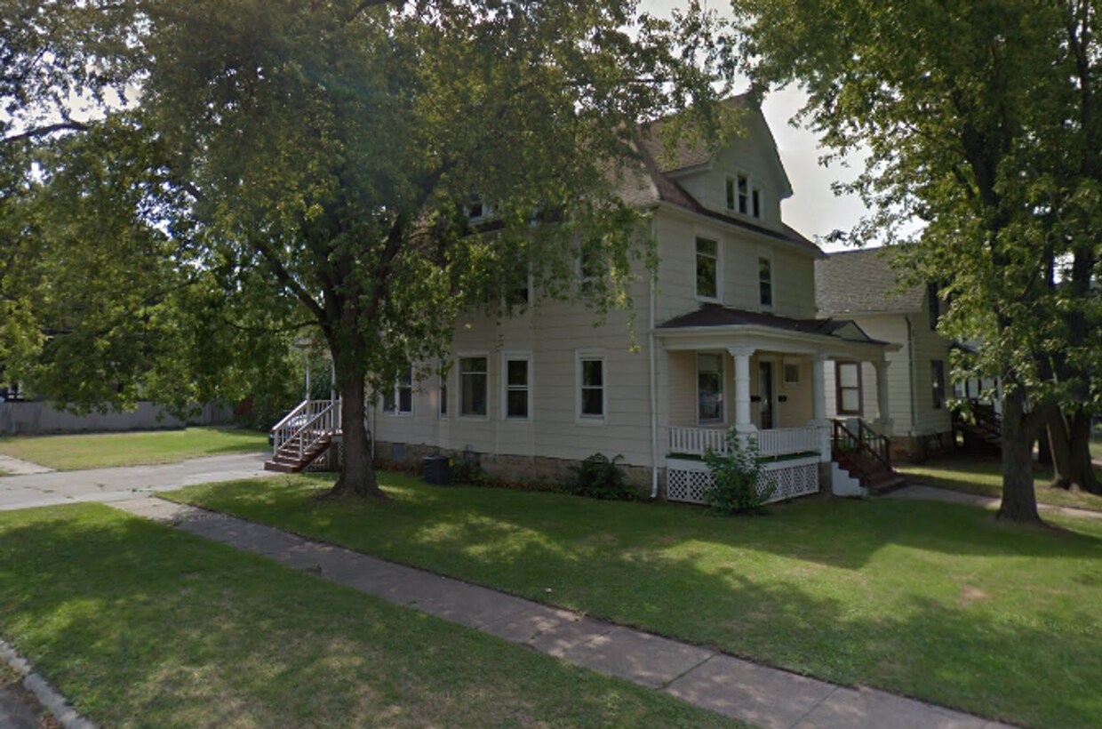 Primary Photo - 1704 S 4th St