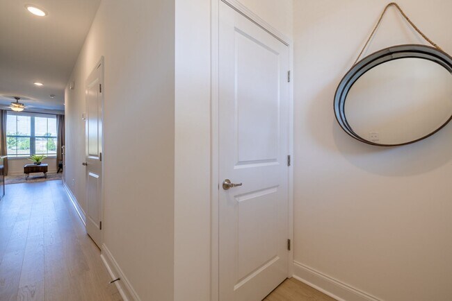 Foto del edificio - NEWLY RENOVATED + Washer and Dryer Included!
