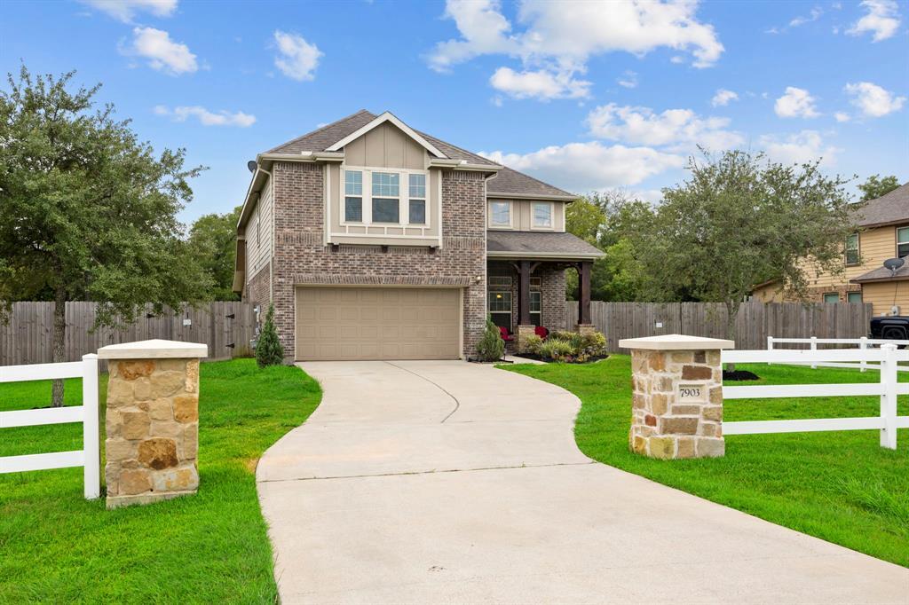Foto principal - 7903 Needlepoint Rd