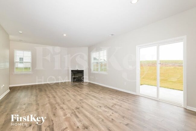 Building Photo - 174 Lisa Ln