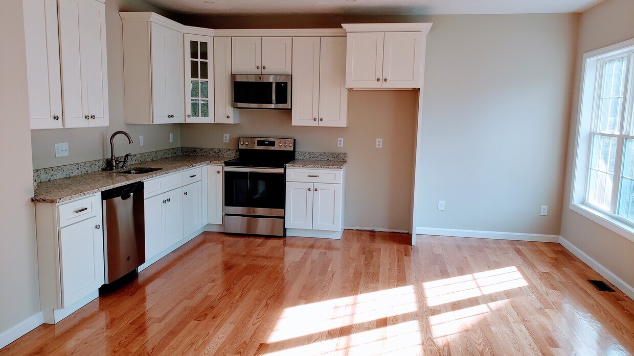 81 Narrow Ln Unit B, Lancaster, MA 01523 Condo for Rent in Lancaster