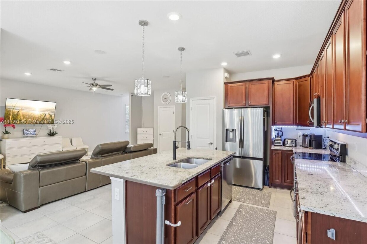 Foto principal - 1402 Myrtle Oak Ter