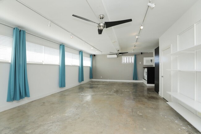 Foto del edificio - 2215 Cleburne St