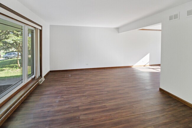Building Photo - 1414 Devonshire Dr