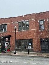 Building Photo - 530 2nd St