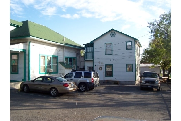204 E Dullnig - 204 E Dullnig Ct
