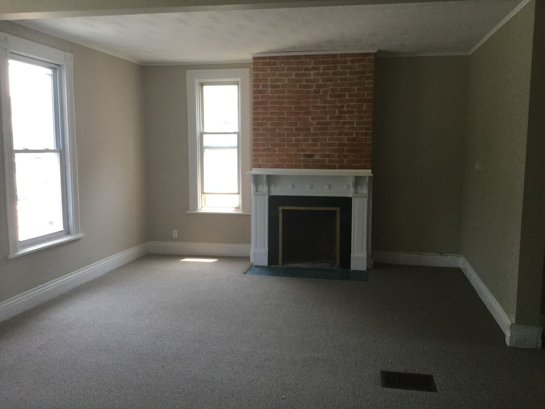 Primary Photo - 408 Richmond Ave