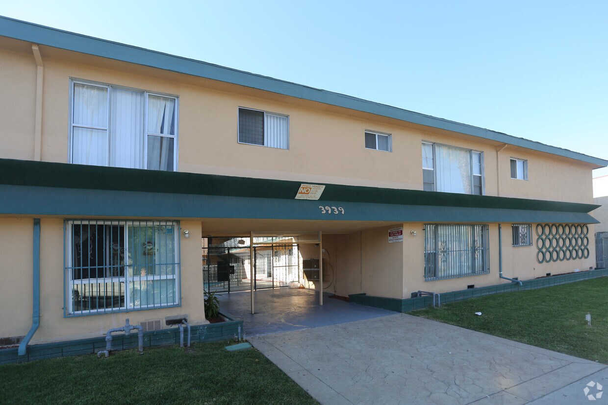 Foto del edificio - 3939 Stevely Ave