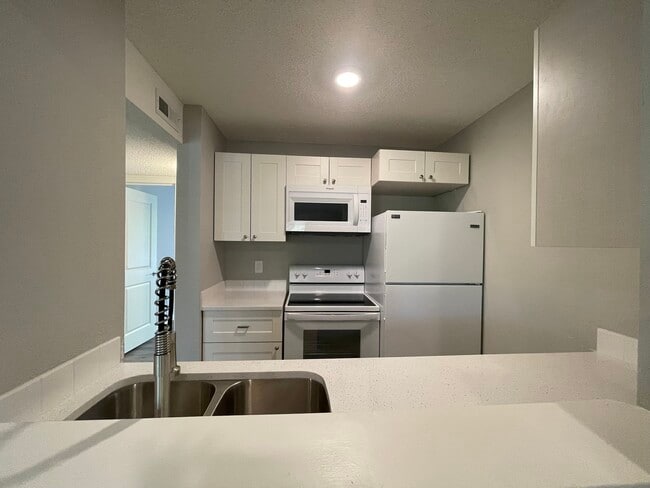 Kitchen - 210 Mt Hope Ct