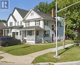 Building Photo - 225 Gibbons St