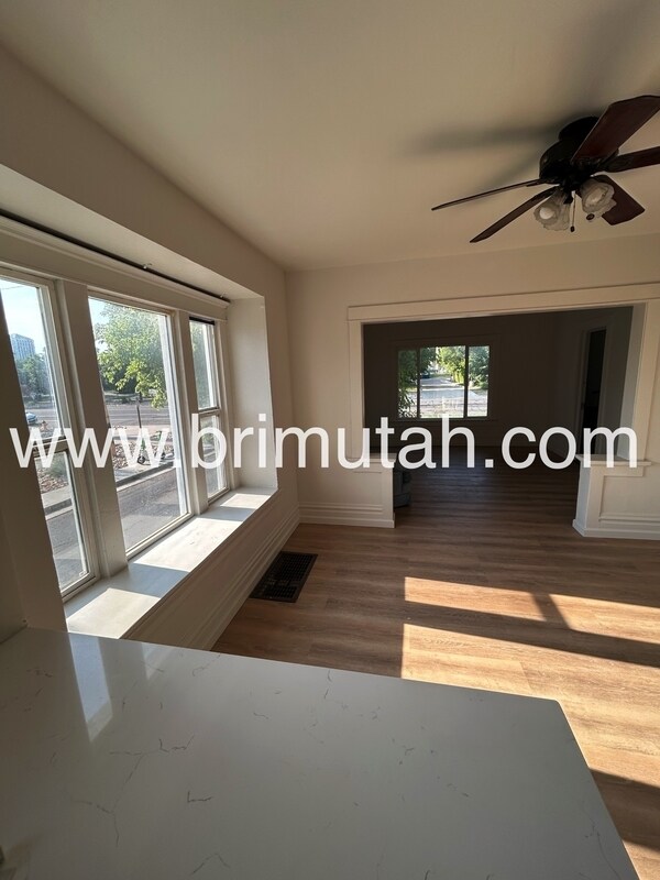 Foto del edificio - 254 E 700 S