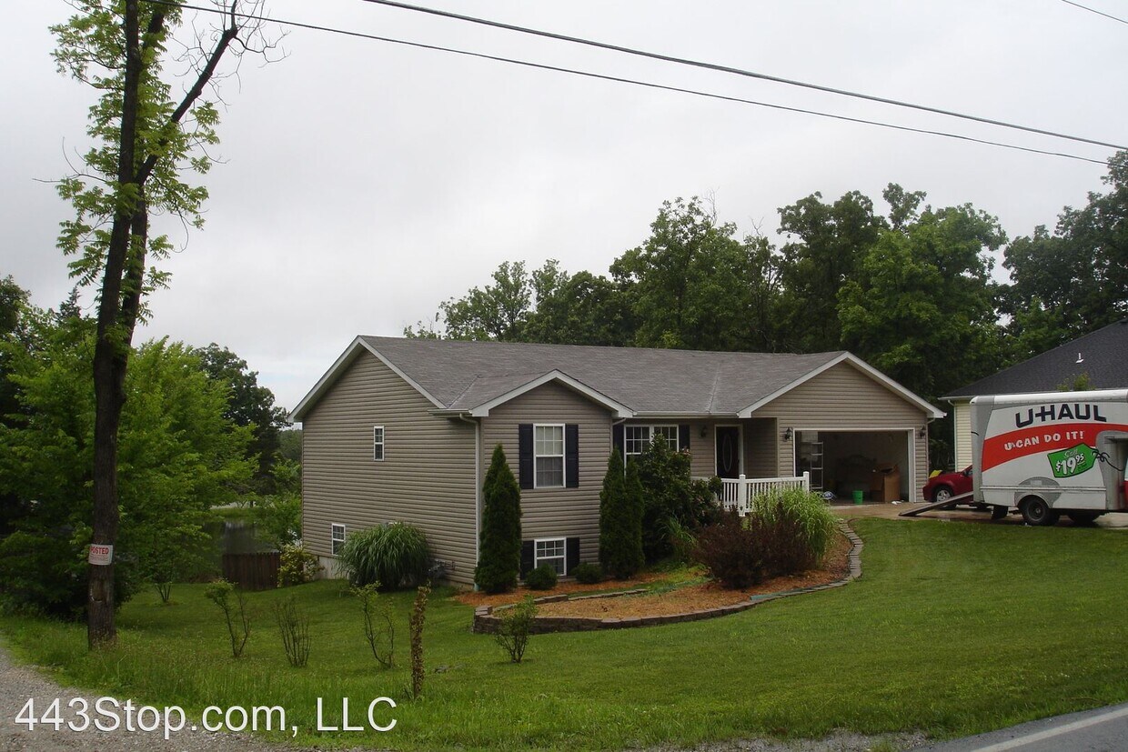 Building Photo - 1521 N Lake of the Woods Rd