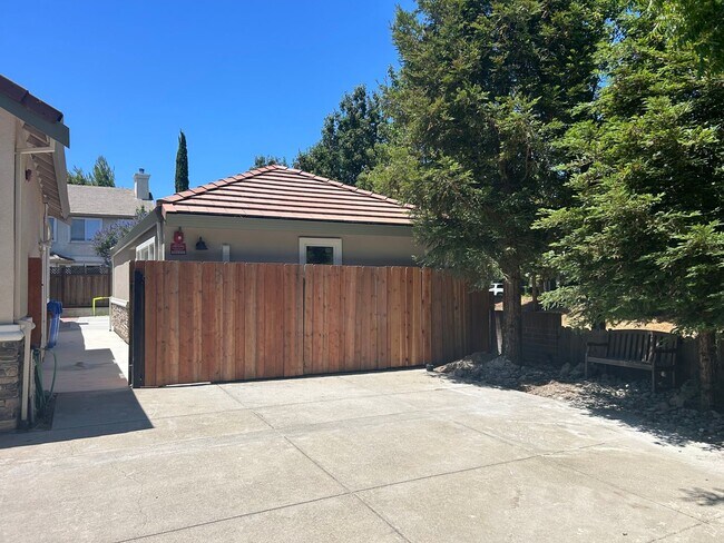 Foto del edificio - Beautiful Single Bedroom ADU in Brentwood