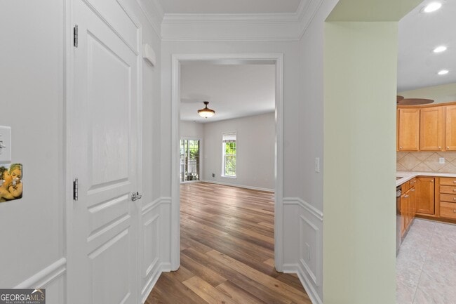 Building Photo - 105 Dahlia Dr