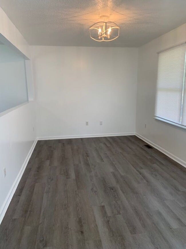 Building Photo - 408 Holly Ave