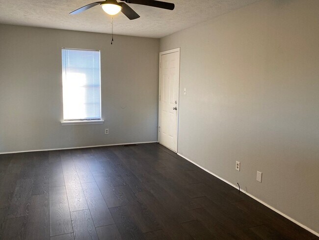 Building Photo - 294 Tinker Hill Cv