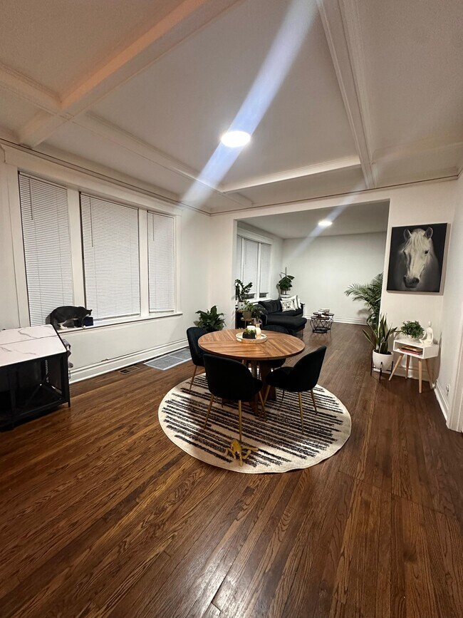 Foto del edificio - 3706 W Roscoe St