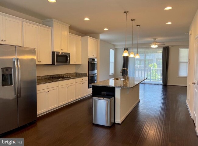 Foto del edificio - 43373 Southland St