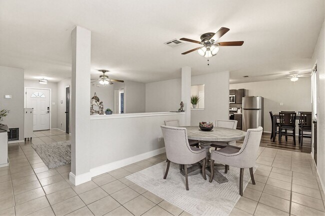 Foto del edificio - 2607 Thoroughbred Dr