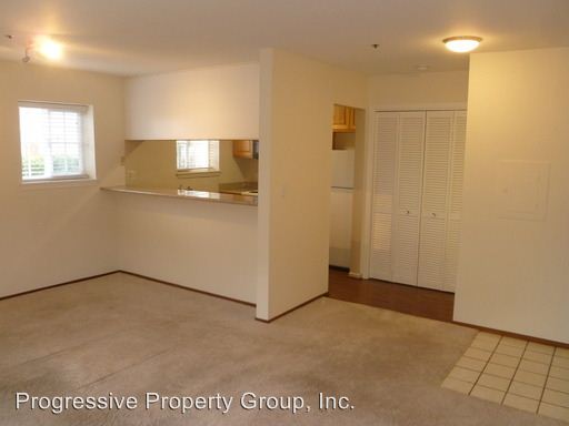 Building Photo - 1004 San Antonio Cir
