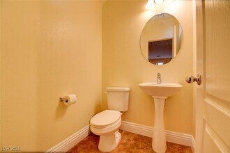 Building Photo - 10739 Manchester Park Dr