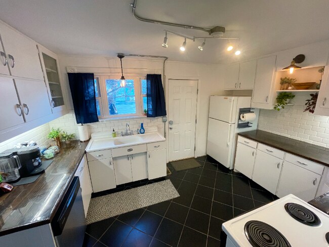 Foto del edificio - 711 W 5th St