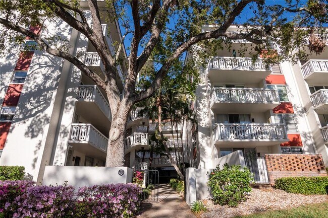 Foto del edificio - 2630 Pearce Dr