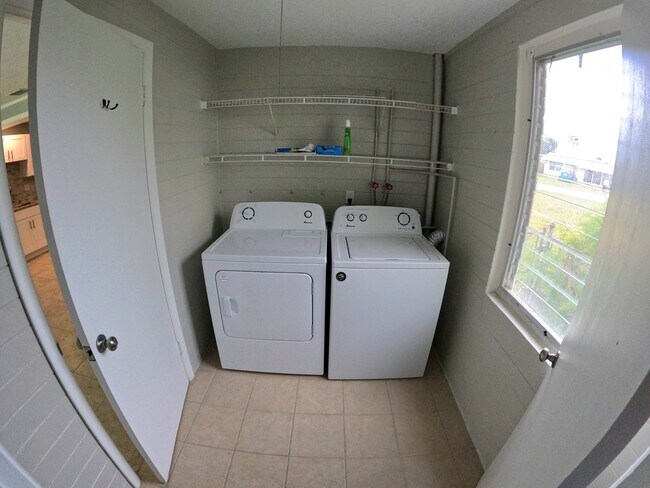 Building Photo - 15 Palm Dr