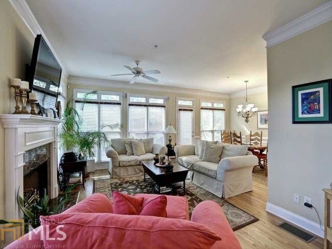 Building Photo - 2136 Briarwood Bluff NE
