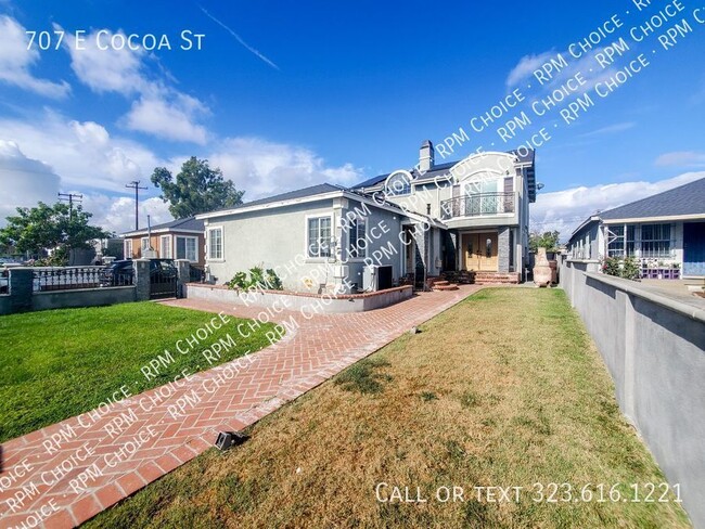 Building Photo - Spectacular 3bd+bonus/3ba 2050 sqft with c...