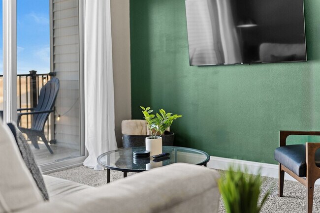 Foto del edificio - 8350 Cascade Ave