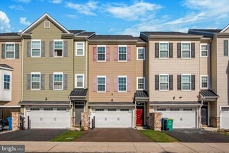 Building Photo - 145 Mercer Ct