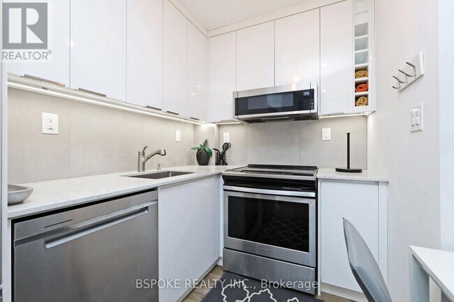 Photo du bâtiment - 707 Mortimer Ave