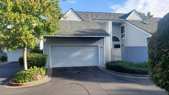 Building Photo - 2791 McBride Ln