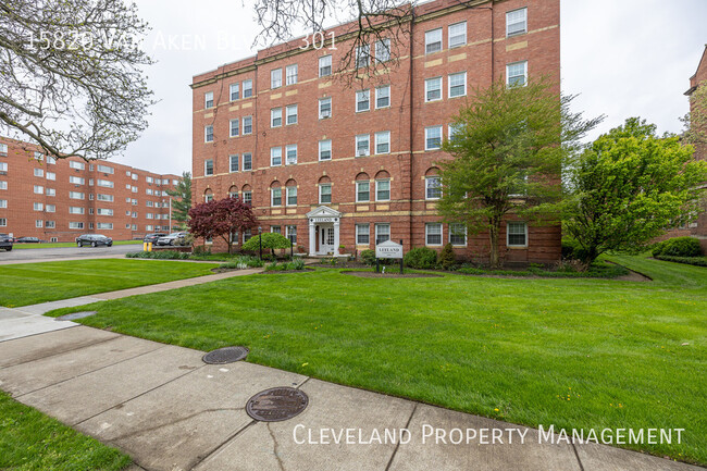 Foto del edificio - Shaker Heights Apartment