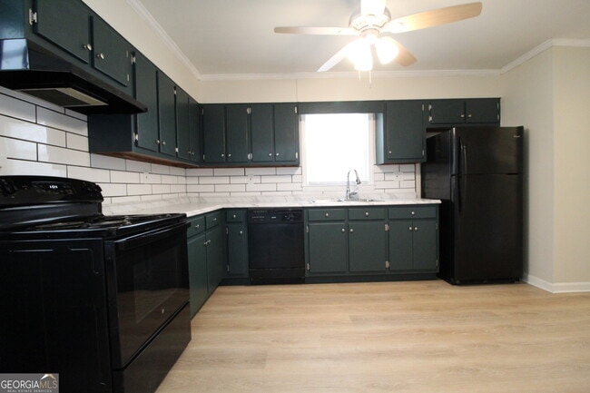 Building Photo - 504 N Ave NE