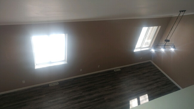 Building Photo - Heights remodeled 3 bedroom, 2 bath with 1...