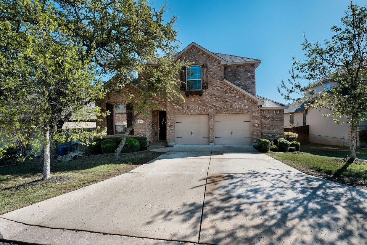 Primary Photo - 4bed/3bath in Front Gate