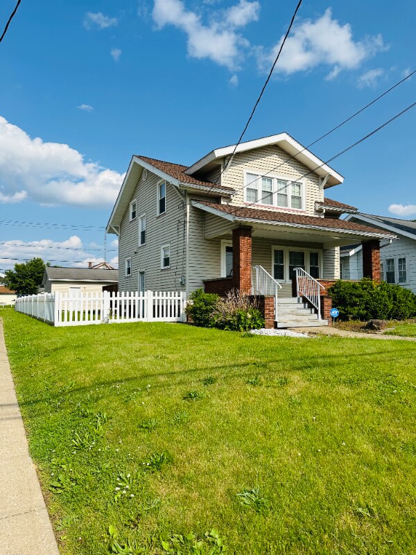 Foto principal - 1108 Amherst Rd NE