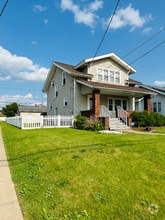 Building Photo - 1108 Amherst Rd NE