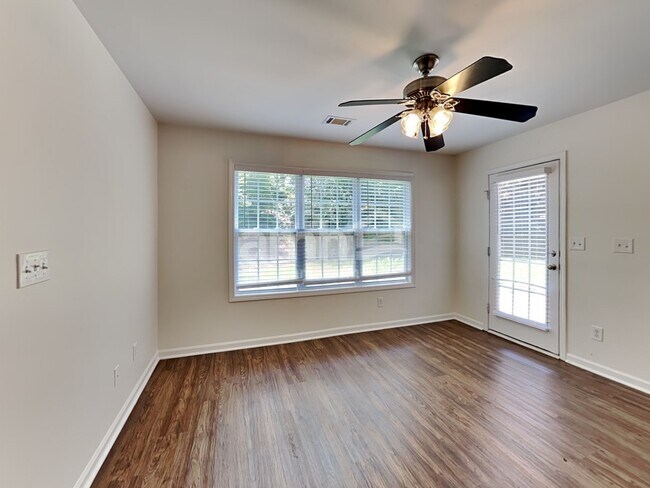 Building Photo - 6250 Mulberry Park Dr