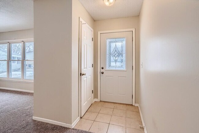 Building Photo - 1209 Sunnyside Dr, Farmington, MN, 55024