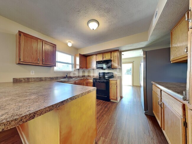 Foto del edificio - 940 Fox Croft Pl