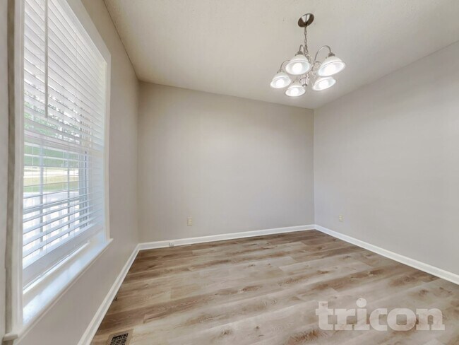 Building Photo - 2113 Ruddy Rd
