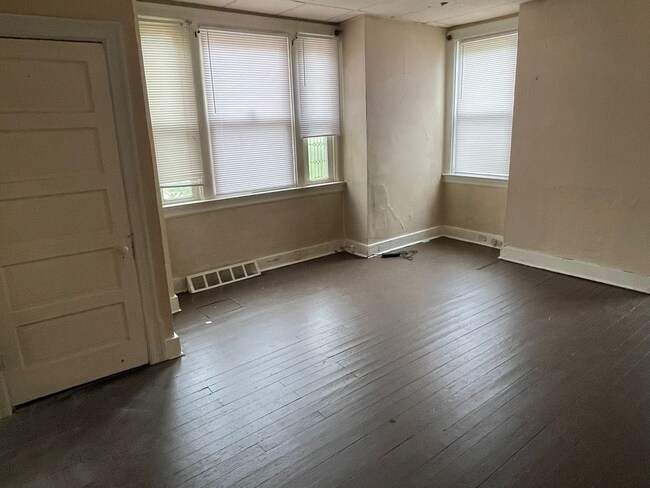 Building Photo - 1415 Rutherford Ave