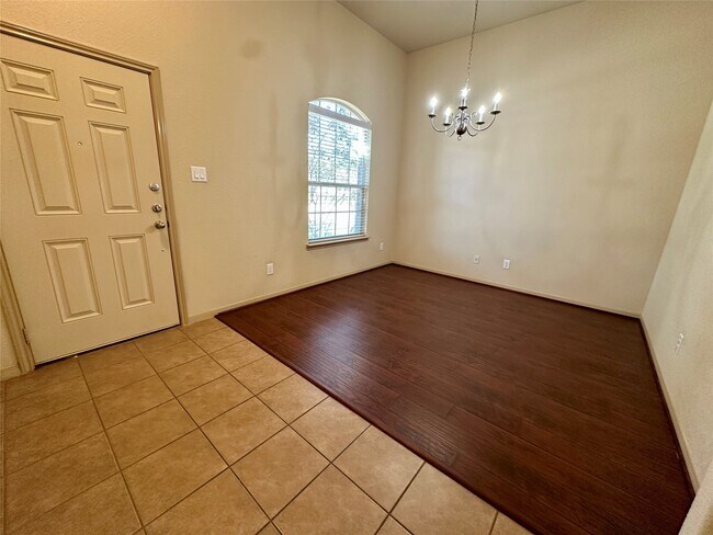 Foto del edificio - 6111 Grassy Haven Ln
