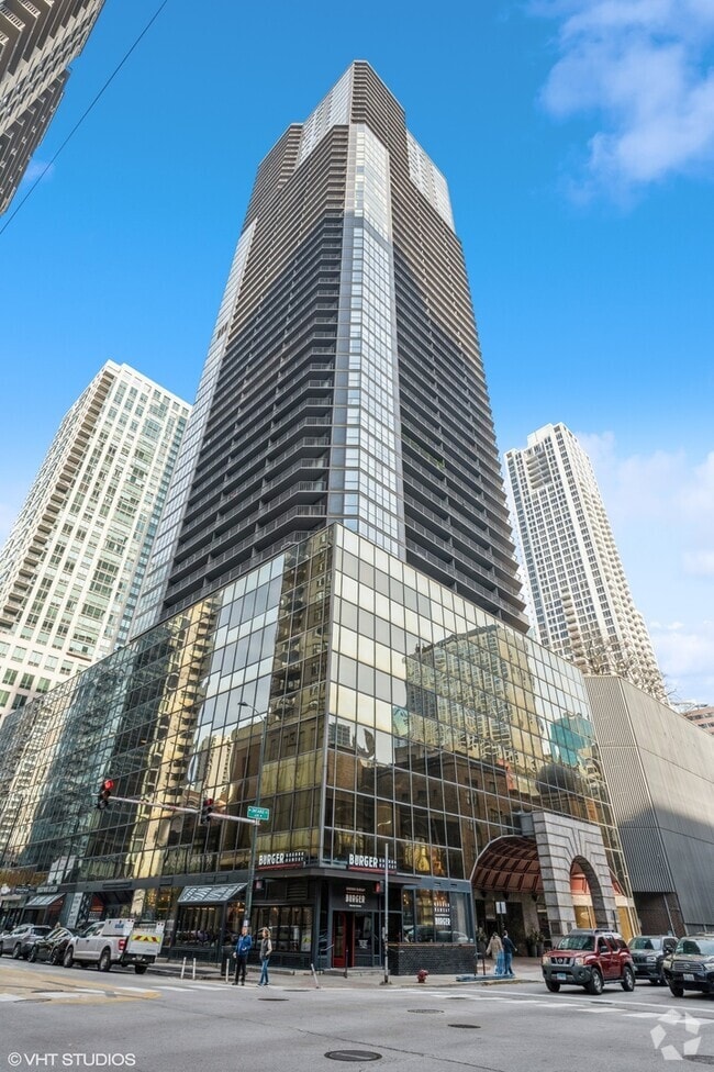 Building Photo - 10 E Ontario St