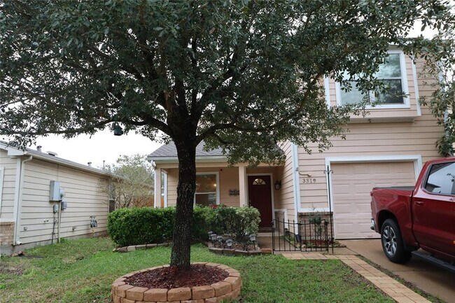 Foto del edificio - 3319 Dartmouth Field Ln