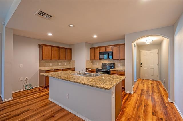 Foto del edificio - 1911 Meadow Crest Dr