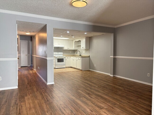 Foto del edificio - 3 Bedroom, 2.5 Bathroom Condo in High Point!